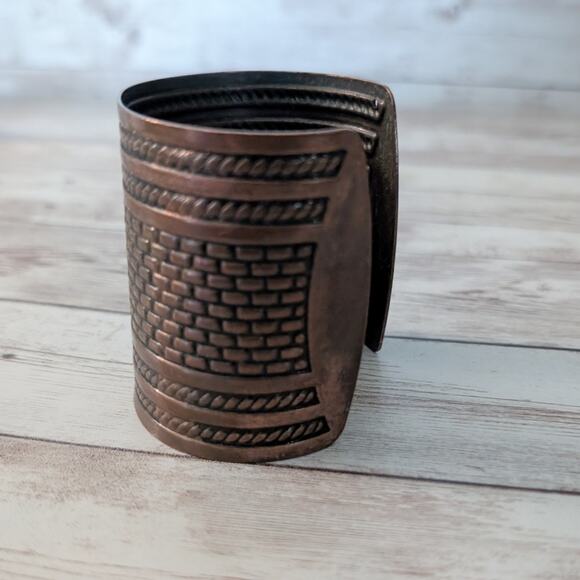 Vintage Cuff Bracelet - Wide Cuff Bracelet Brown - Mark On One Side - Picture 2 of 10
